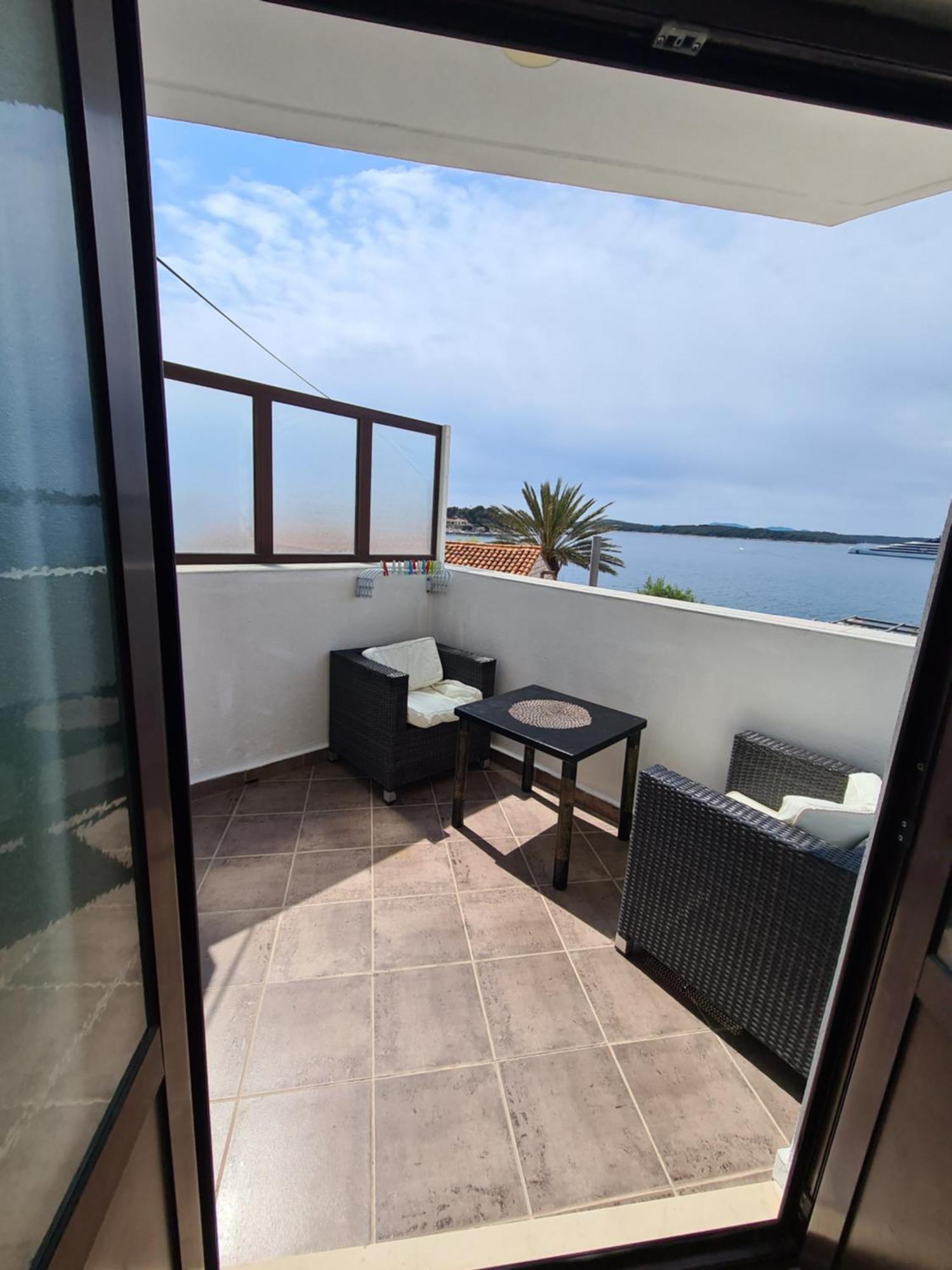 Apartments Caric Hvar Town Bagian luar foto