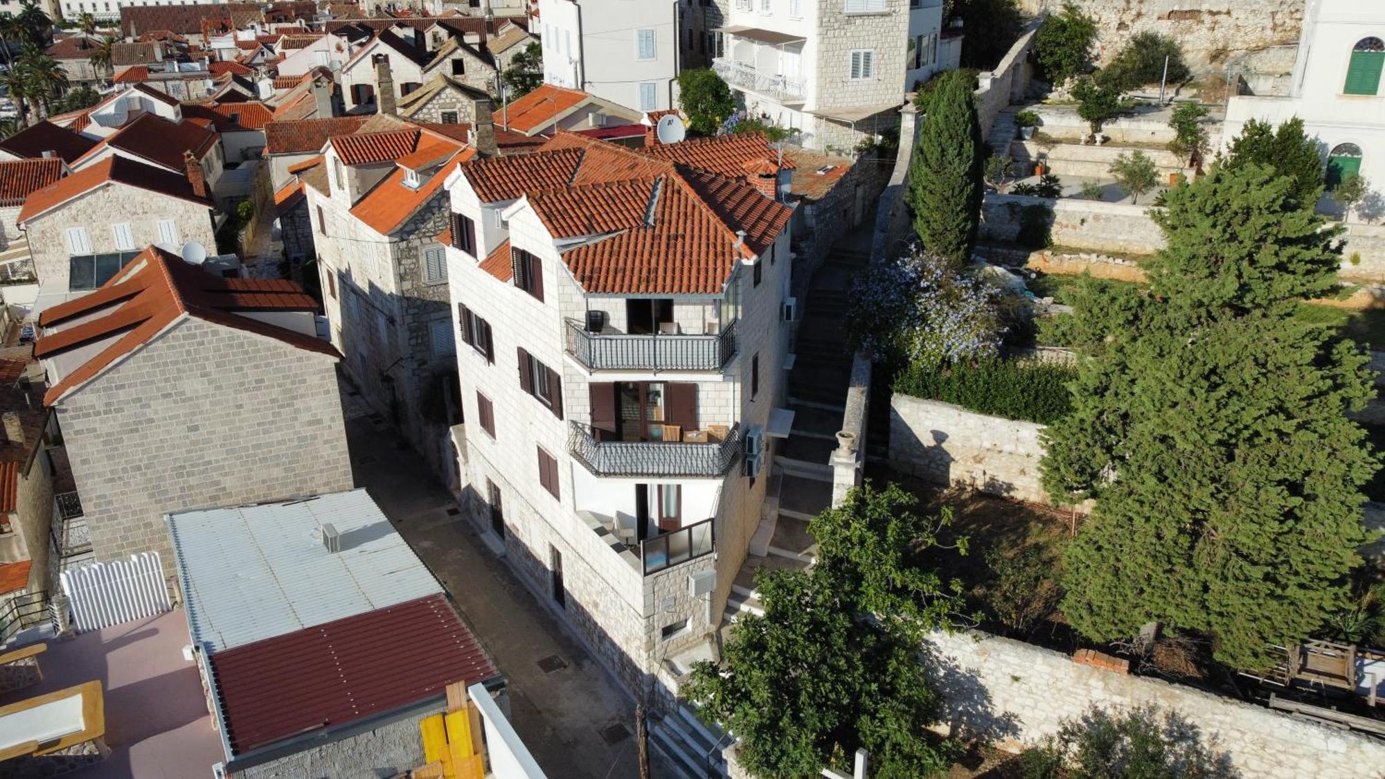 Apartments Caric Hvar Town Bagian luar foto