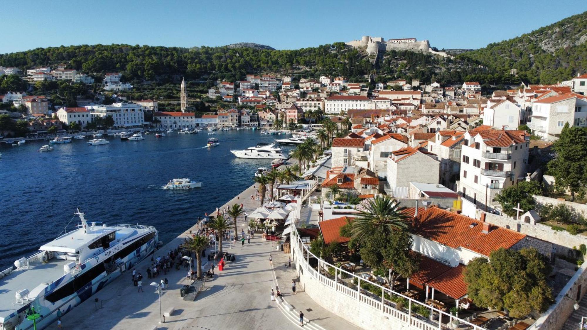 Apartments Caric Hvar Town Bagian luar foto